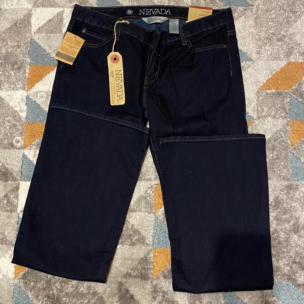 Nevada Low Rise Flare Classic Staple Basic Jeans